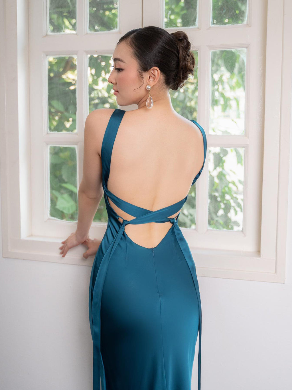 Lake Blue Backless Strappy Wedding Dress