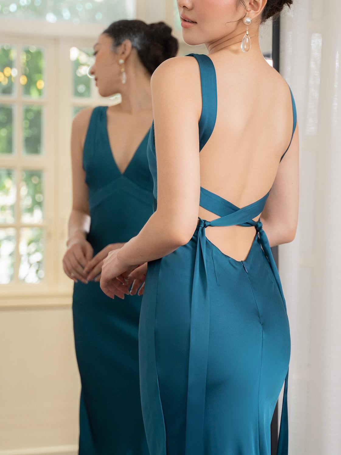 Lake Blue Backless Strappy Wedding Dress