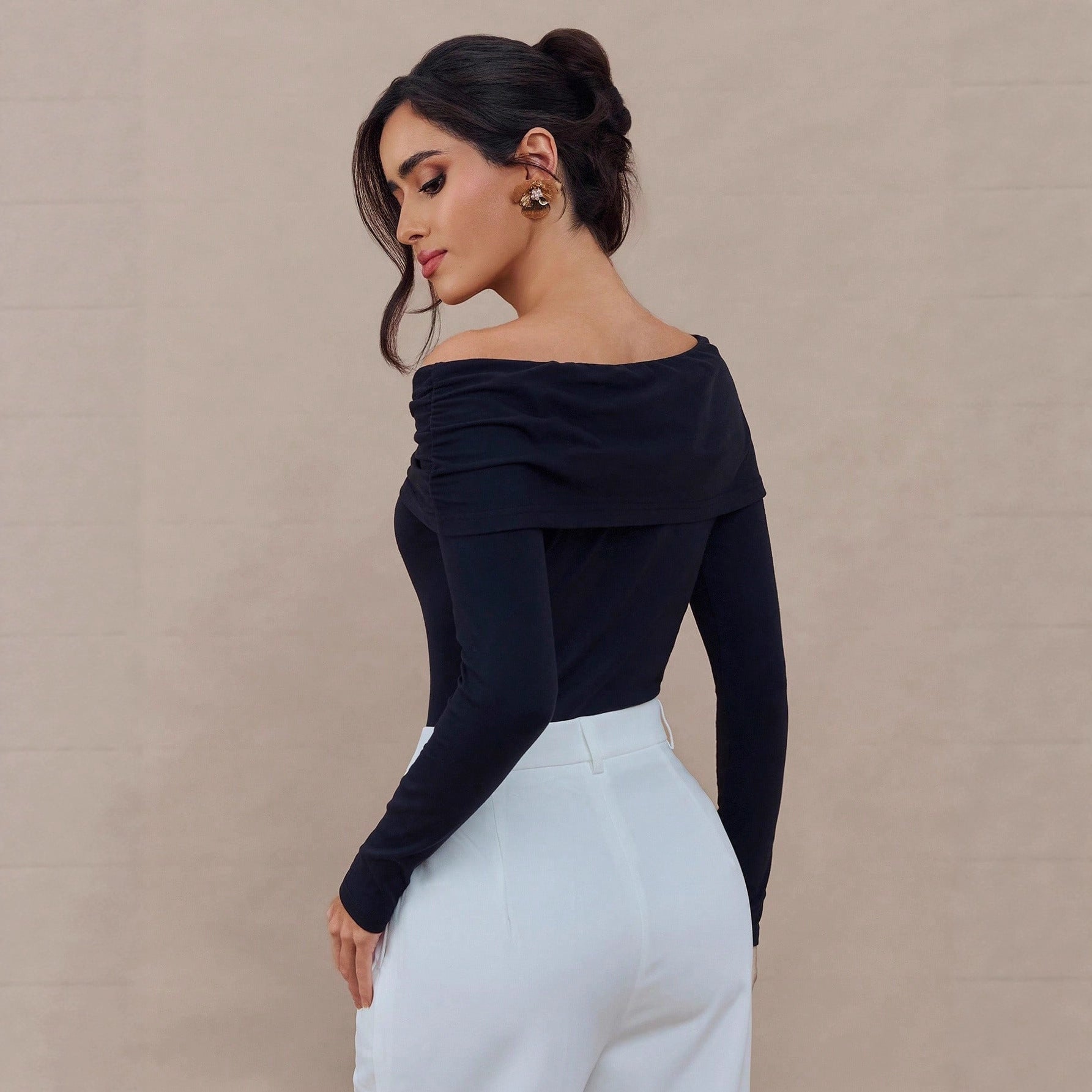 Women’s Off-the-Shoulder Long-Sleeve Top with Brooch