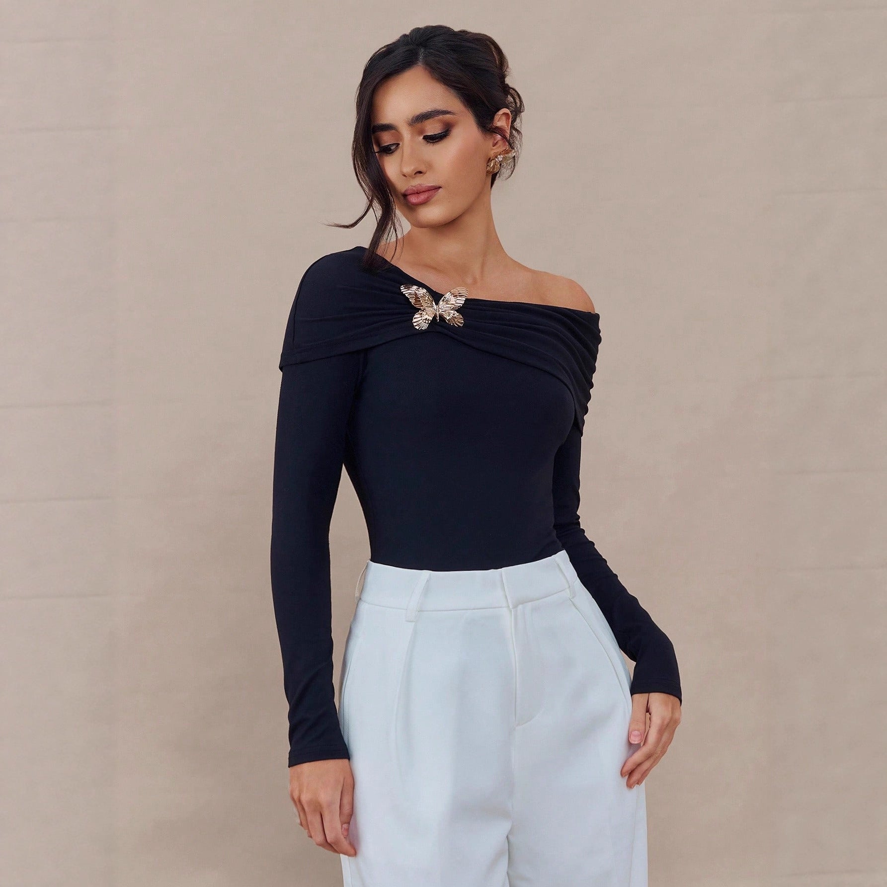 Women’s Off-the-Shoulder Long-Sleeve Top with Brooch
